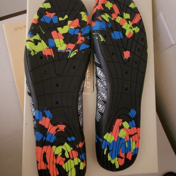 Swim Shoes - Picture 5 of 6